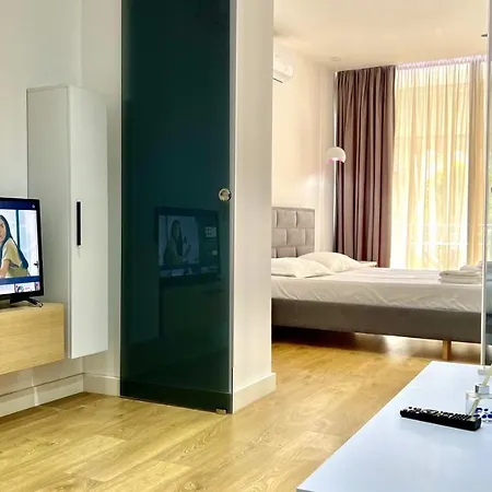 Cosy Urban Central Apartment Tirana Exterior photo