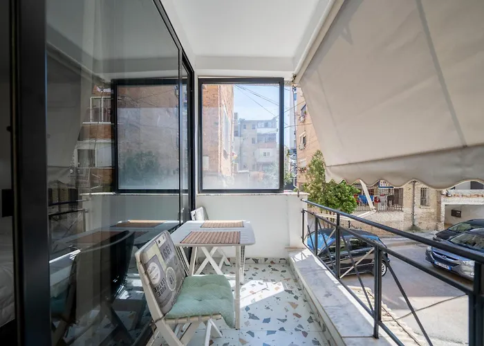 Cosy Urban Central Apartment
