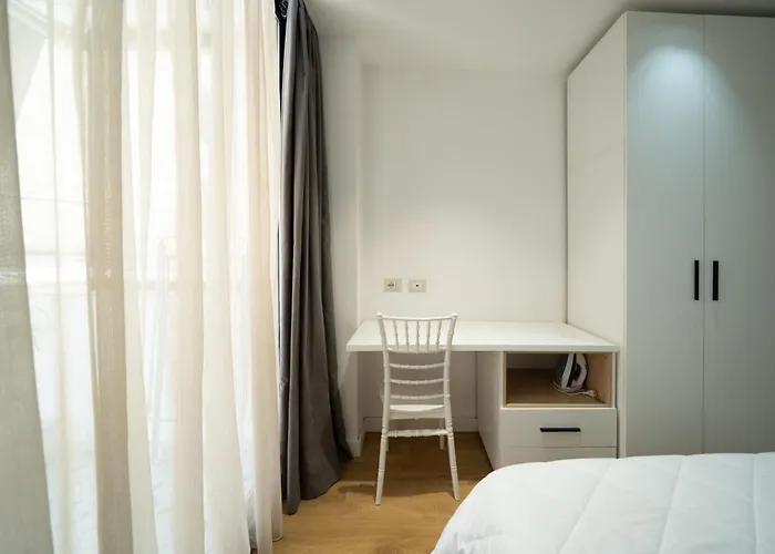 Cosy Urban Central Apartment