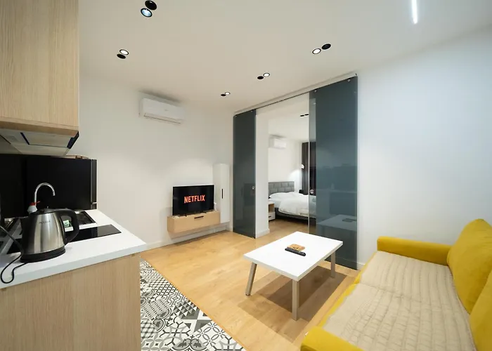 Cosy Urban Central Apartment